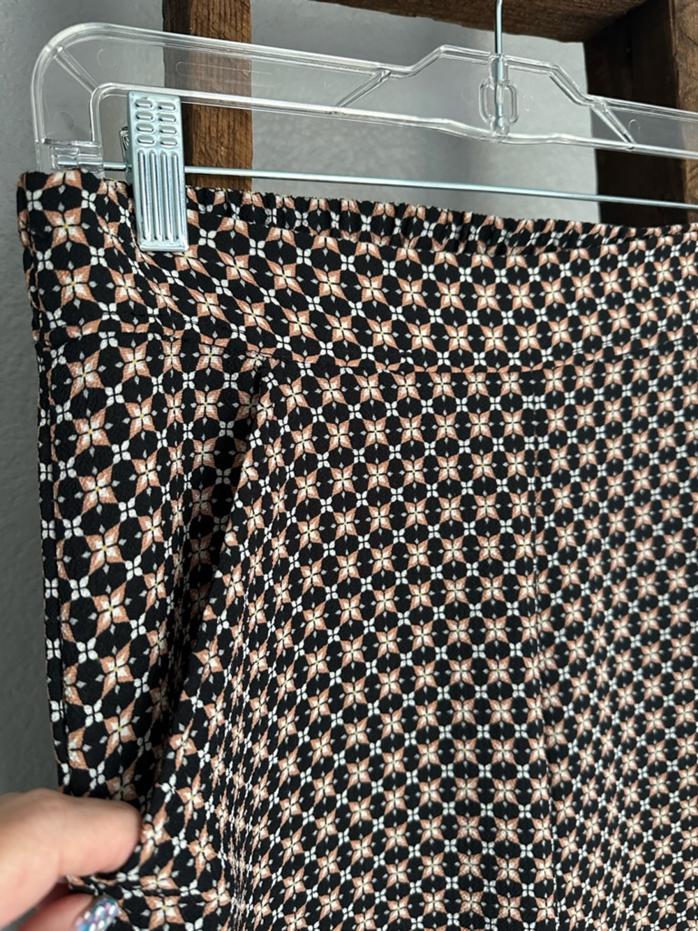 Max Studio Black & Cream Geometric Wide-Leg Pants, size large - Picture 4 of 14